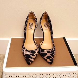 Leopard print pumps